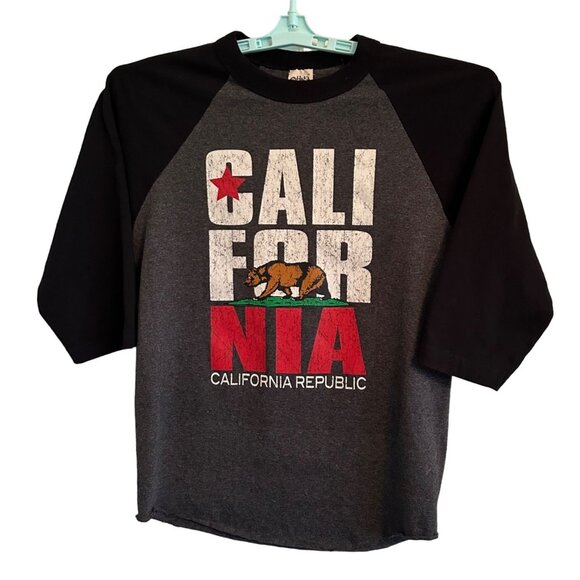 SHAKA Other - California Republic SHAKA Baseball Size M T-Shirt 3/4 Raglin Sleeve Gray Black
